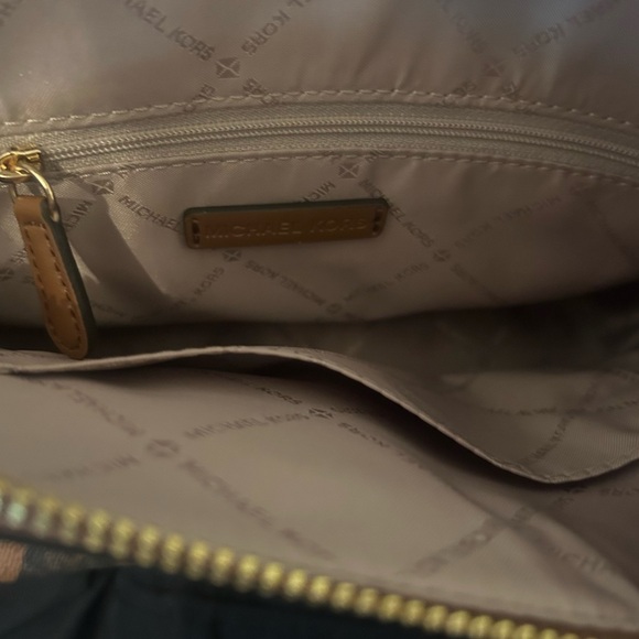 NEVER USED Michael Kors Print Bag - Picture 6 of 7